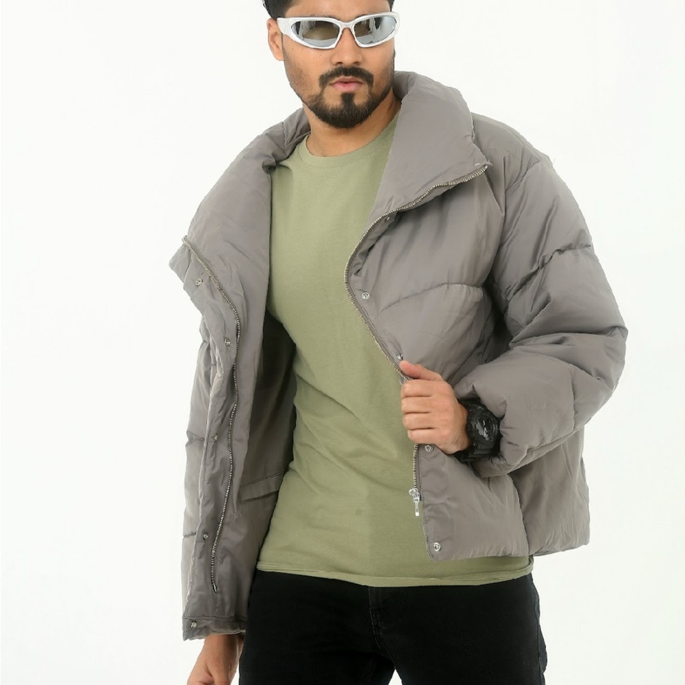 Gray Puffer Jacket with High Collar and Relaxed Fit